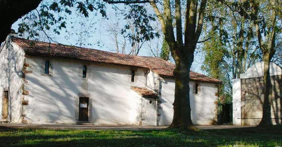 Chapelle de Serres vue extérieure